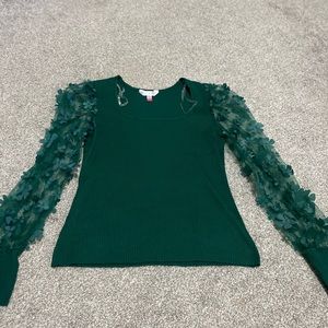 No boundaries green floral tee